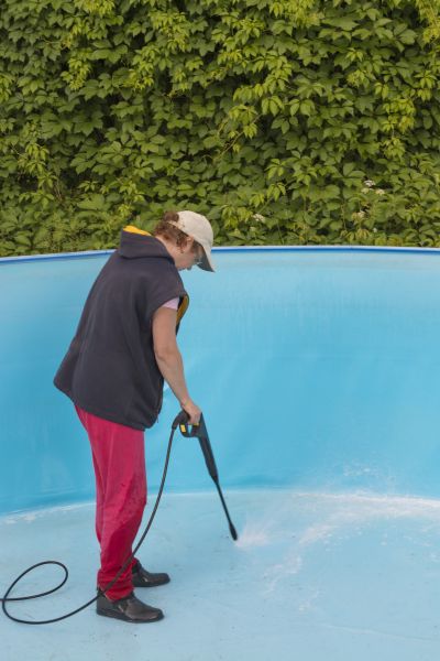 Cost of Pool Pressure Washing in New Braunfels